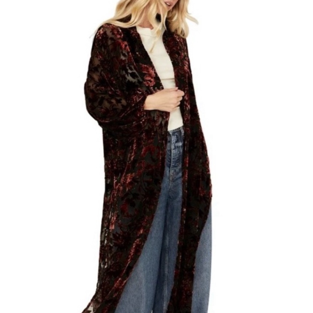 Shyanne Velvet Floral Kimono Duster